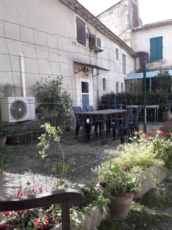 Le Rebattu 3 Apartment Raphèle Екстериор снимка