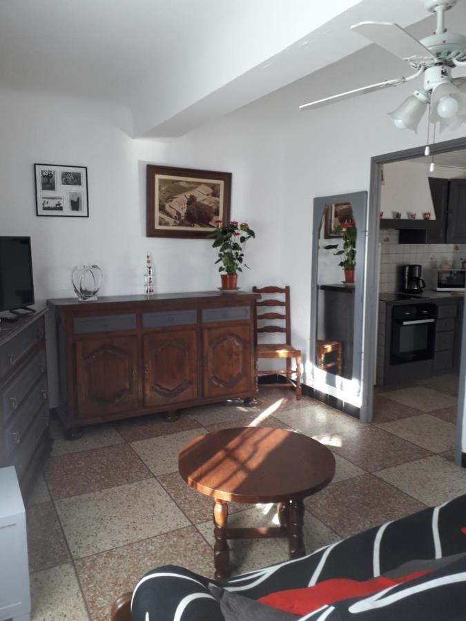 Le Rebattu 3 Apartment Raphèle Екстериор снимка